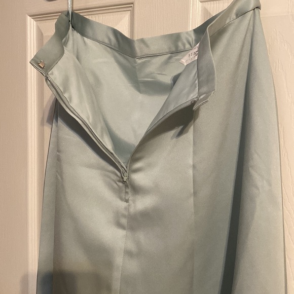 Skirt and top - Picture 3 of 7